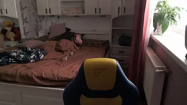 Snapshot of 69SexySecret69 chatting on February 19, 3:05 pm 69SexySecret69 online show from February 19, 3:05 pm