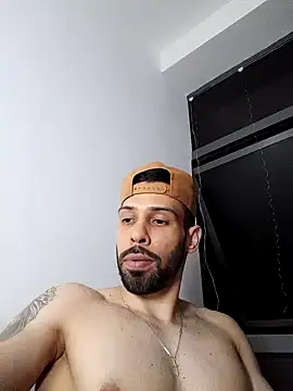 Snapshot of prince-roludo chatting on December 15, 1:24 am prince-roludo online show from December 15, 1:24 am