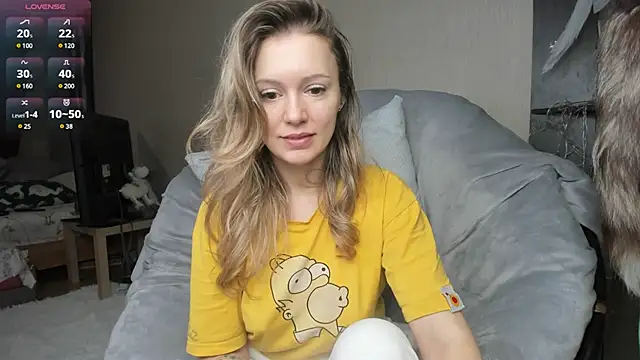 foxy blond online show from March 18, 9:09 am