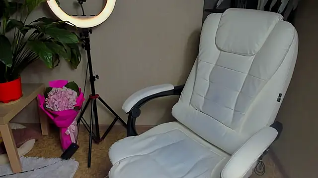 foxy blond online show from October 6, 12:19 am