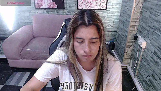 Snapshot of Valerie_b chatting on February 7, 6:45 am Valerie b online show from February 7, 6:45 am