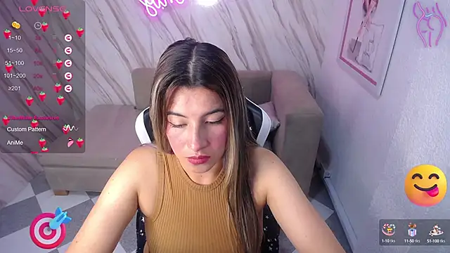 Snapshot of Valerie_b chatting on February 21, 6:18 am Valerie b online show from February 21, 6:18 am