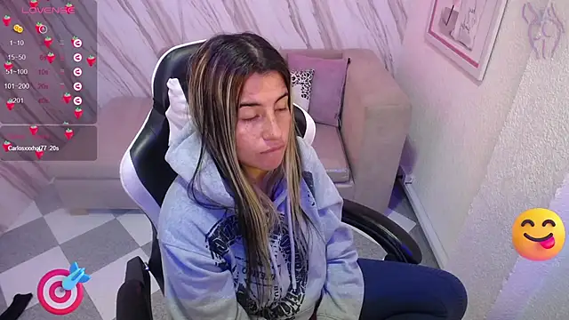 Snapshot of Valerie_b chatting on February 28, 9:15 am Valerie b online show from February 28, 9:15 am