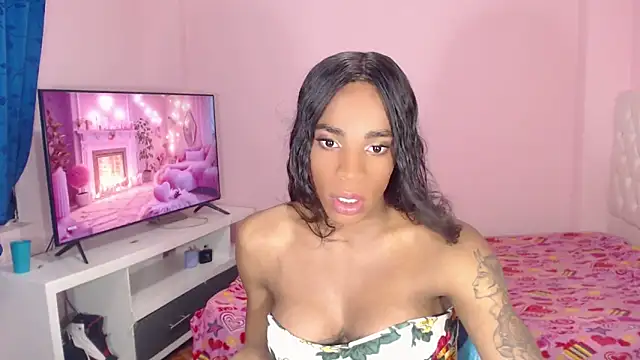 DannaDocell online show from March 4, 1:01 am