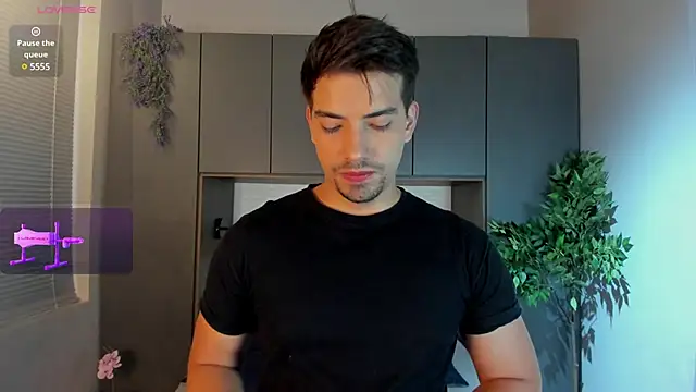 Ian Daviz online show from February 5, 8:14 pm