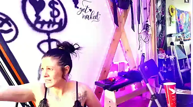 KRYZTALYNXXX online show from December 8, 5:01 pm