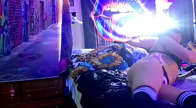 KRYZTALYNXXX online show from February 17, 10:47 pm