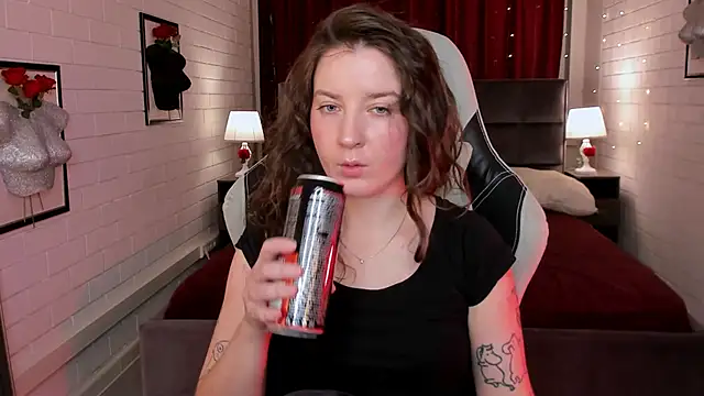 JackieByrd online show from March 22, 1:41 pm