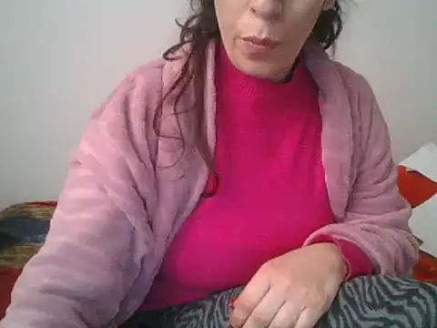 Snapshot of hairygirl80 chatting on January 27, 11:32 am hairygirl80 online show from January 27, 11:32 am