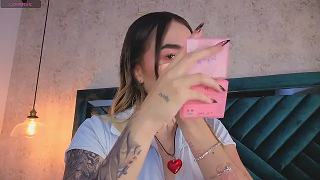 Lucy Vega online show from October 4, 4:32 am