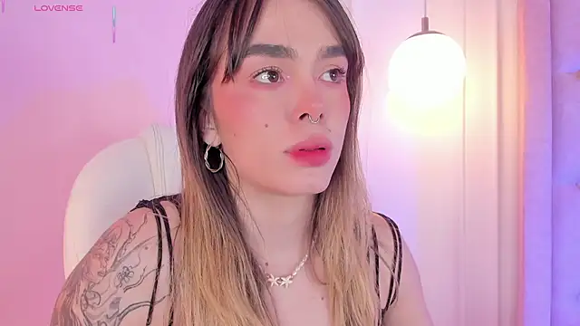 Lucy Vega online show from January 16, 4:49 am