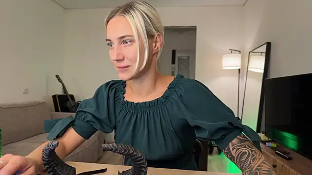 AnneBall online show from October 31, 3:24 pm