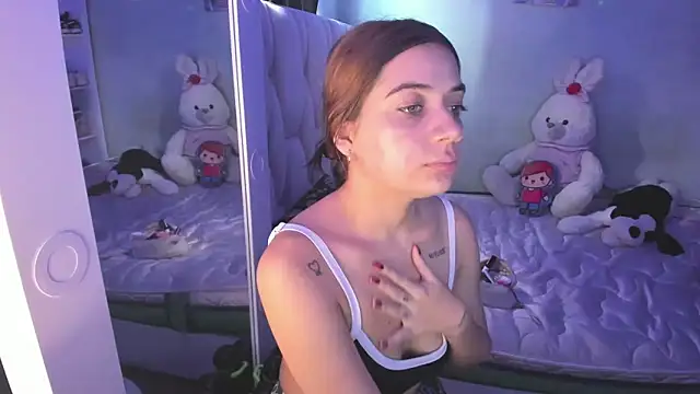 KittyKlum online show from December 18, 4:46 pm