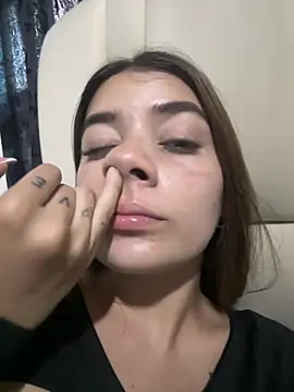 KittyKlum online show from April 8, 9:59 pm