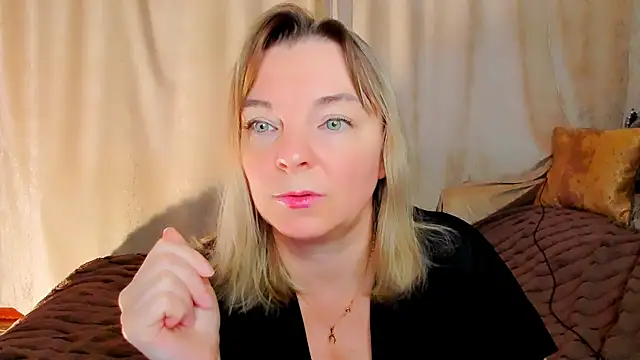 Regina  blue online show from November 12, 1:44 pm