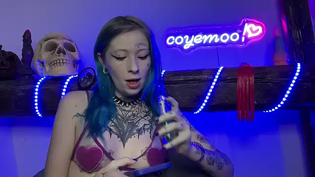 Snapshot of coyemoo chatting on January 18, 6:56 am coyemoo online show from January 18, 6:56 am