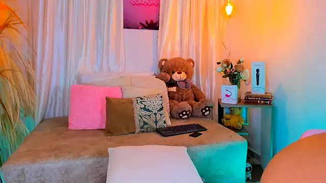 Natasha hartaman online show from April 29, 11:00 pm