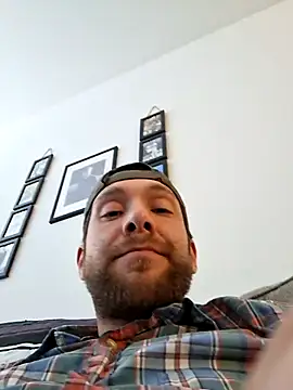 Snapshot of SmokingSloth chatting on February 19, 7:32 pm SmokingSloth online show from February 19, 7:32 pm