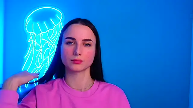 Eva Janee online show from December 9, 3:33 pm