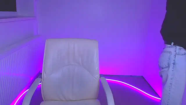 Eva Janee online show from January 22, 3:18 pm