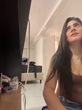 Amy-Saenz online show from December 5, 3:30 pm