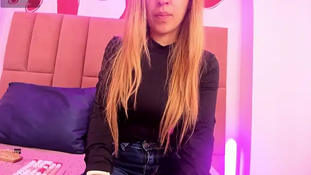 EvaaLovia1 online show from October 18, 2:40 pm