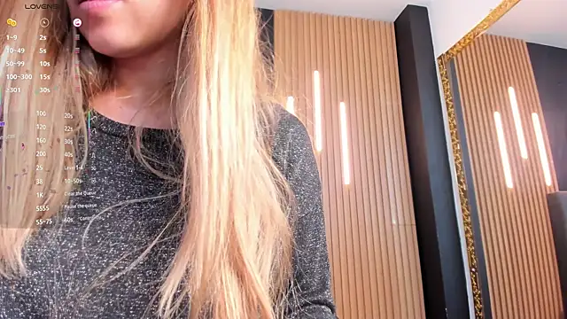 Snapshot of EvaaLovia1 chatting on May 25, 1:28 pm EvaaLovia1 online show from May 25, 1:28 pm