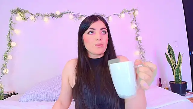 Amara vega online show from April 7, 4:40 pm