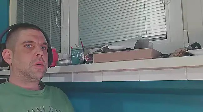 Snapshot of YouWantMe666 chatting on February 20, 2:29 am YouWantMe666 online show from February 20, 2:29 am