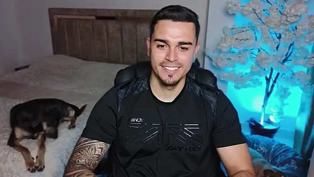 Axel Big cock online show from July 28, 1:34 am