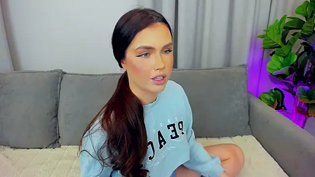 sexyangeloux online show from February 24, 9:24 pm