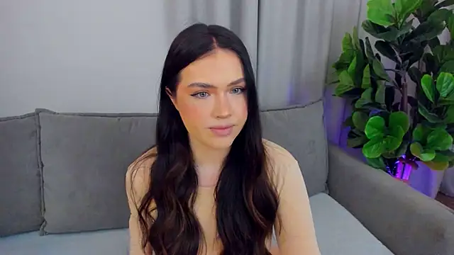Snapshot of sexyangeloux chatting on April 26, 8:06 pm sexyangeloux online show from April 26, 8:06 pm