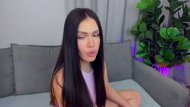 Snapshot of sexyangeloux chatting on May 2, 9:20 pm sexyangeloux online show from May 2, 9:20 pm