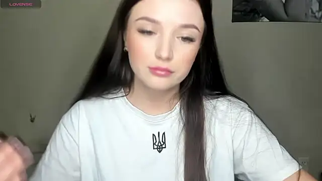 Snapshot of EvaaMillerr99 chatting on January 21, 2:05 pm EvaaMillerr99 online show from January 21, 2:05 pm