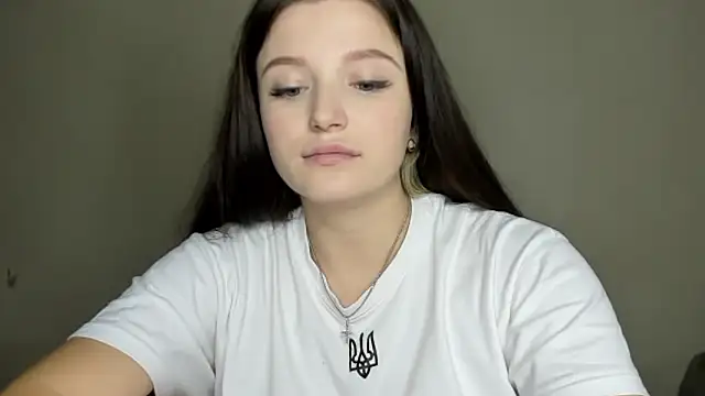 Snapshot of EvaaMillerr99 chatting on November 9, 9:51 am EvaaMillerr99 online show from November 9, 9:51 am