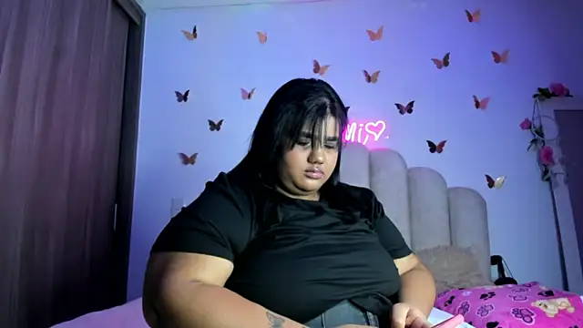 Snapshot of NaomiAsha chatting on November 29, 12:46 am NaomiAsha online show from November 29, 12:46 am