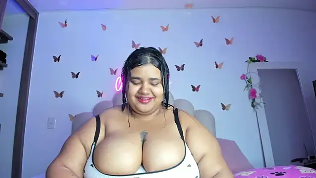 Snapshot of NaomiAsha chatting on December 17, 11:11 pm NaomiAsha online show from December 17, 11:11 pm