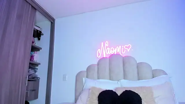 Snapshot of NaomiAsha chatting on February 27, 8:20 pm NaomiAsha online show from February 27, 8:20 pm