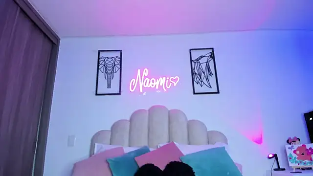 Snapshot of NaomiAsha chatting on March 4, 8:04 pm NaomiAsha online show from March 4, 8:04 pm