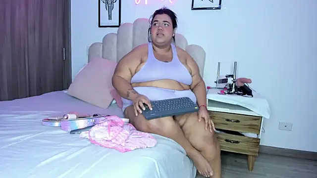 Snapshot of NaomiAsha chatting on March 9, 8:13 pm NaomiAsha online show from March 9, 8:13 pm