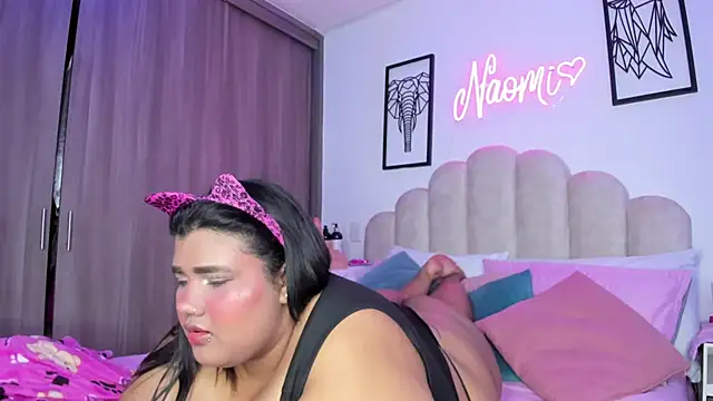 Snapshot of NaomiAsha chatting on April 3, 8:29 pm NaomiAsha online show from April 3, 8:29 pm