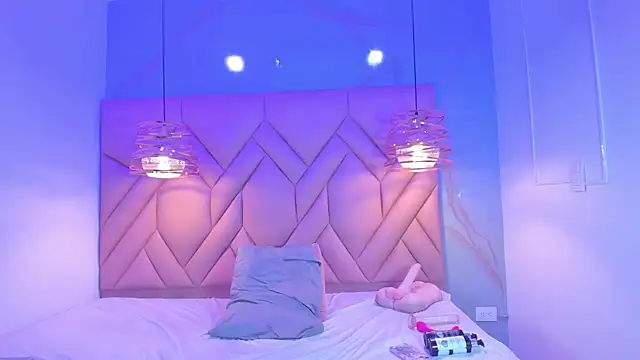 Snapshot of AngelaaCute_ chatting on March 7, 3:18 pm AngelaaCute online show from March 7, 3:18 pm