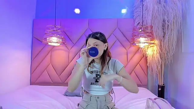 Snapshot of AngelaaCute_ chatting on March 21, 12:06 pm AngelaaCute online show from March 21, 12:06 pm