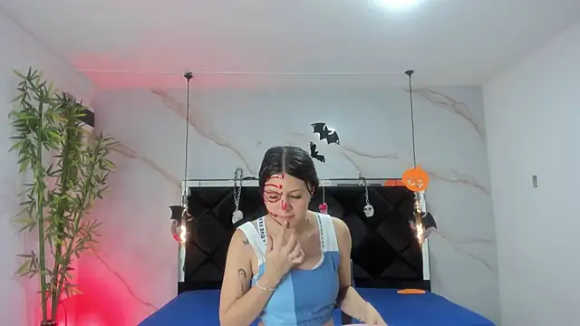 Snapshot of AngelaaCute_ chatting on October 27, 12:42 pm AngelaaCute online show from October 27, 12:42 pm