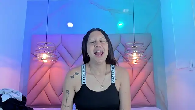 AngelaaCute  online show from June 25, 11:59 am