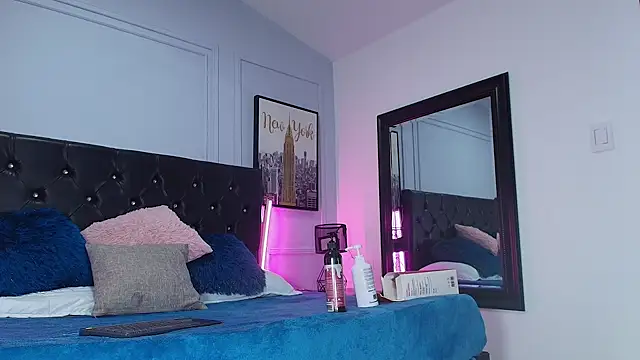 Snapshot of Lizz_Tender chatting on December 22, 12:16 pm Lizz Tender online show from December 22, 12:16 pm