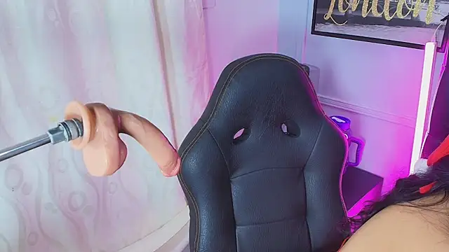 Snapshot of Lizz_Tender chatting on December 24, 12:44 pm Lizz Tender online show from December 24, 12:44 pm