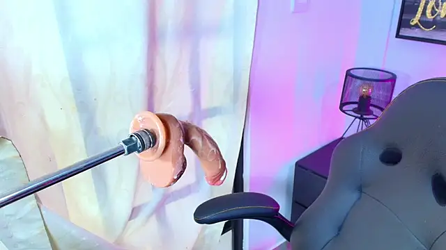 Snapshot of Lizz_Tender chatting on January 7, 3:33 pm Lizz Tender online show from January 7, 3:33 pm