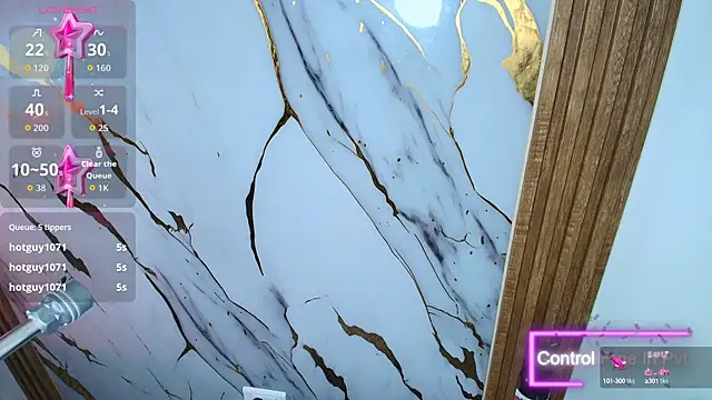 Snapshot of Lizz_Tender chatting on October 5, 9:18 am Lizz Tender online show from October 5, 9:18 am