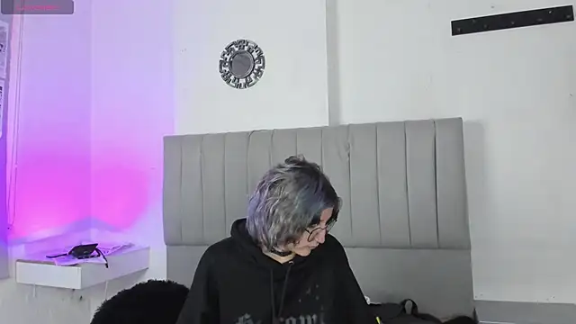 Snapshot of SukiFuyu_ chatting on February 24, 12:59 pm SukiFuyu  online show from February 24, 12:59 pm